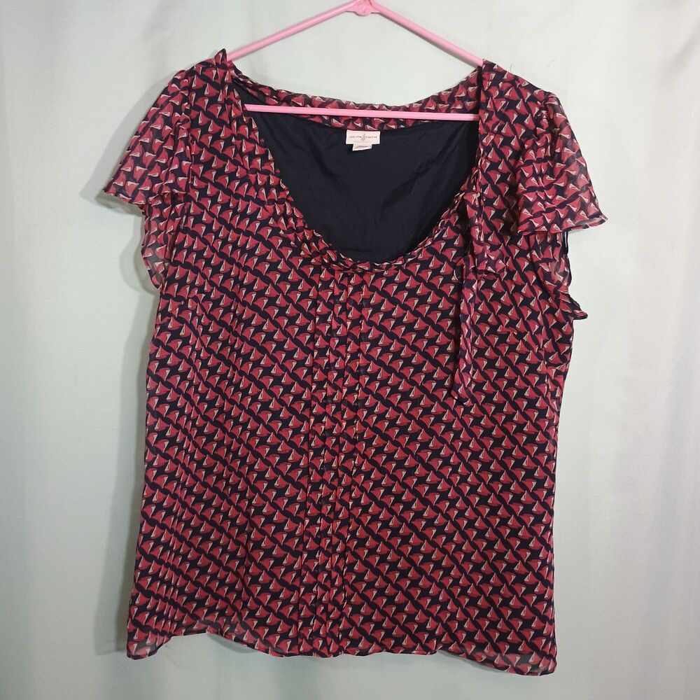 Women’s Red & Navy Geometric Print Blouse – Short Sleeve Scoop Neck Top